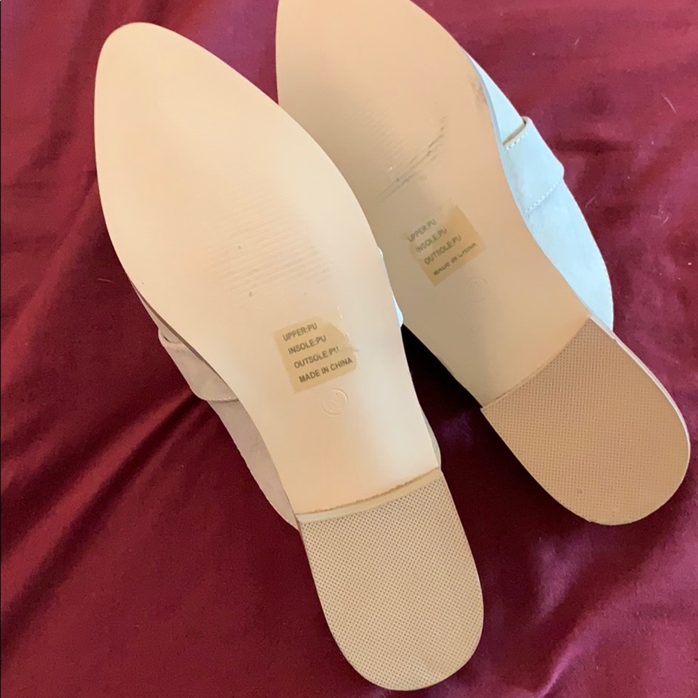 Shoes - Picture 4 of 4